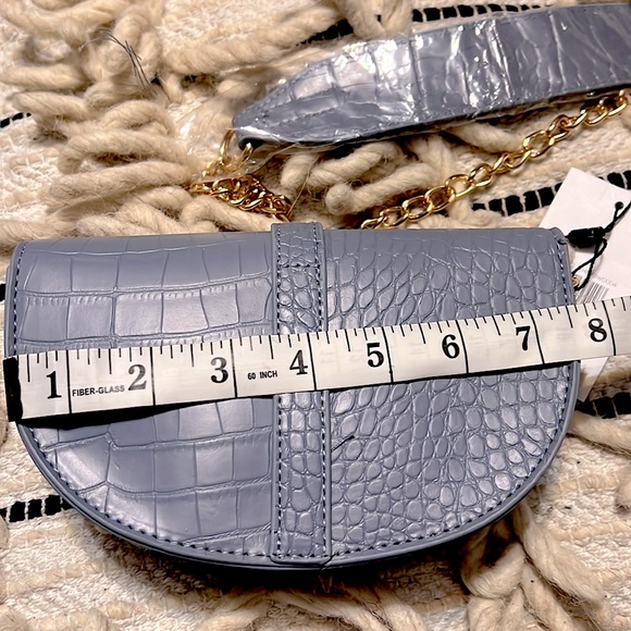 💋 Halston 💙🩶 Blue Grey Leather Textured Crossbody ✨ - Picture 7 of 8